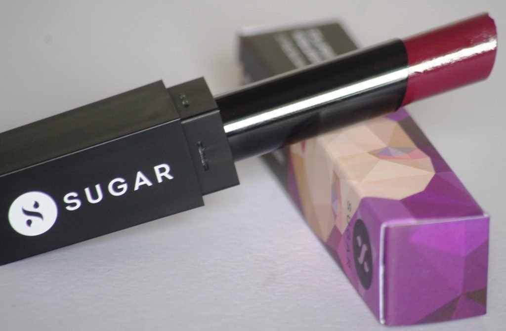 Sugar-Cosmetics-It’s-A-Pout-Time-Vivid-Lipstick!-01-The-Big-Bang-Berry-and-02-Breaking-Bare-Review-and-Swatch