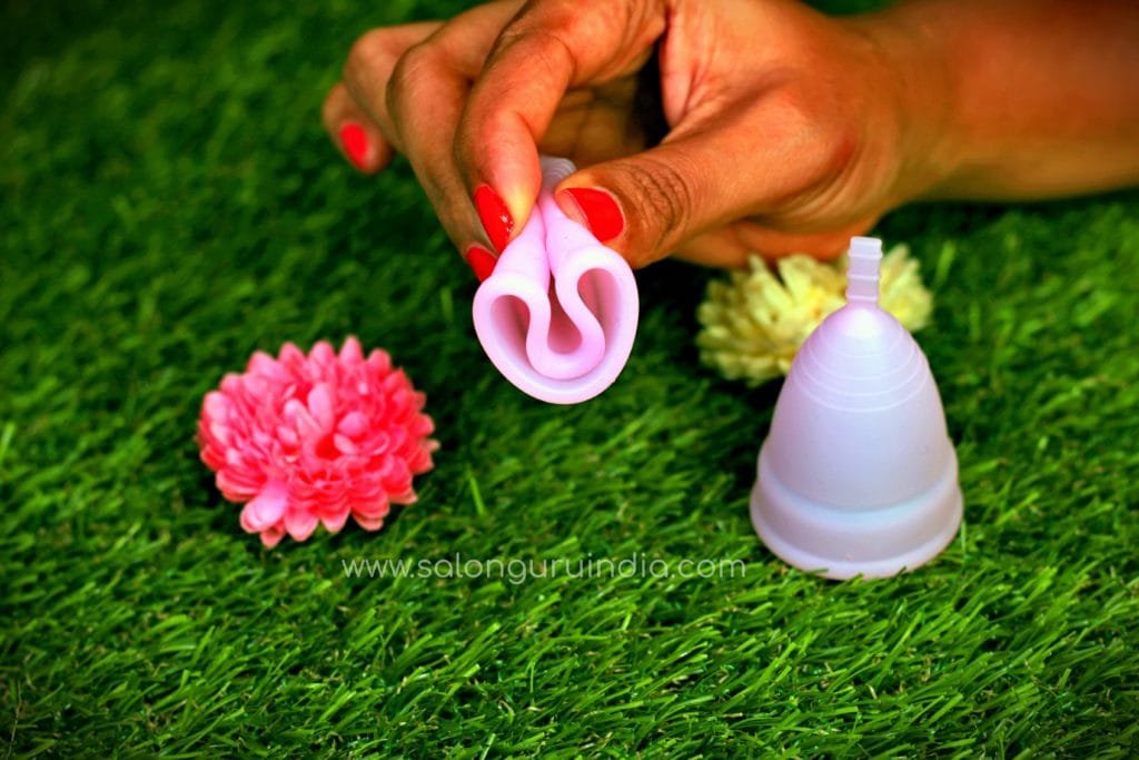 how to wear menstrual cup C fold