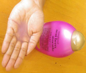 5. Organix Acai Berry Avocado shampoo - texture