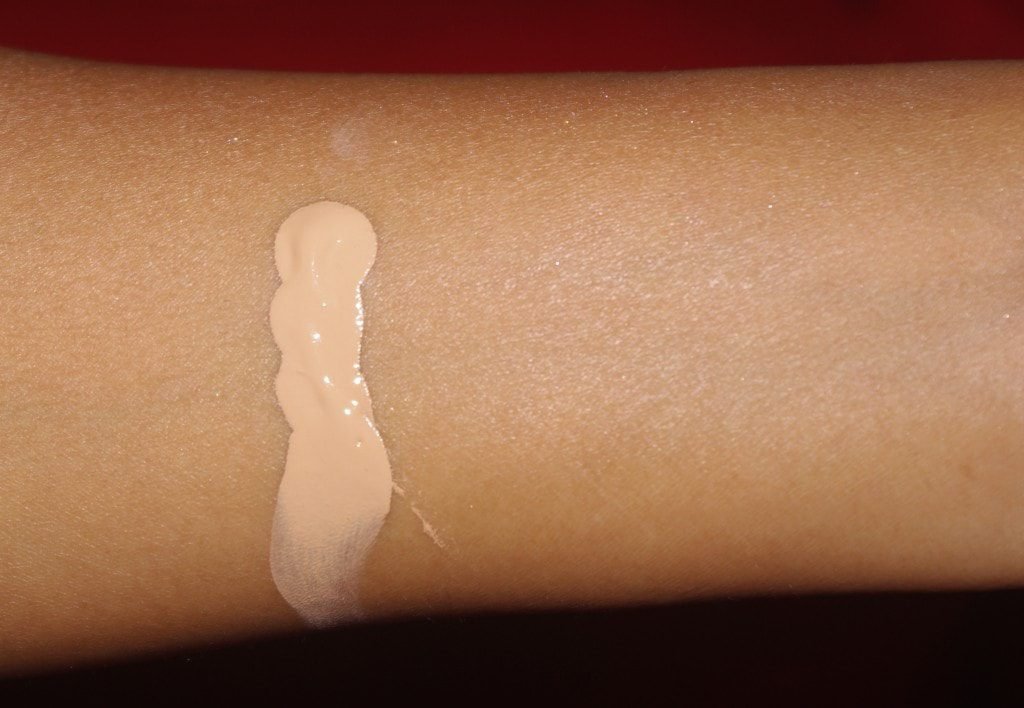 Loreal infalliable foundation swatches shade 140 Golden Beige